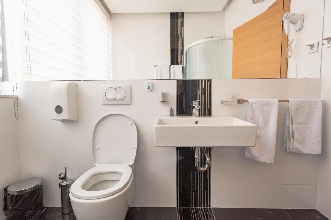 Hotel Stobex Loznica Cameră foto